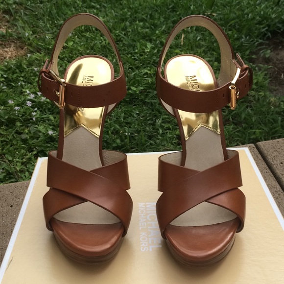 NIB Michael Kors Platform Heels - Picture 1 of 6
